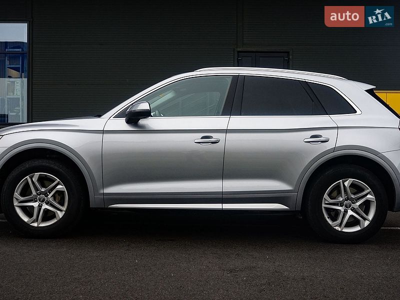 Позашляховик / Кросовер Audi Q5 2018 в Львові