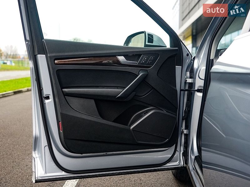 Позашляховик / Кросовер Audi Q5 2018 в Львові