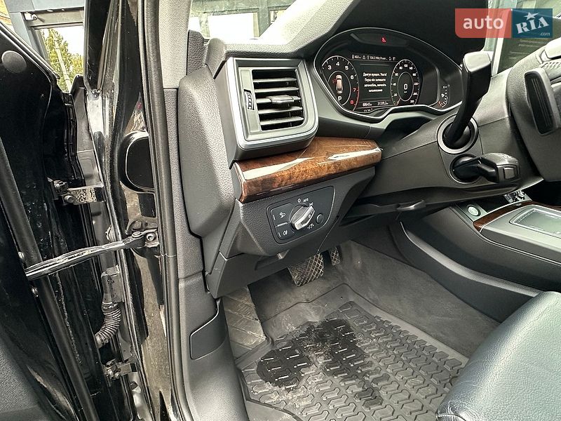 Позашляховик / Кросовер Audi Q5 2018 в Києві фото 17 Позашляховик / Кросовер Audi Q5 2018 в Києві