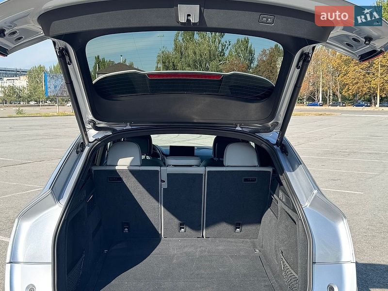 Позашляховик / Кросовер Audi Q5 2021 в Дніпрі