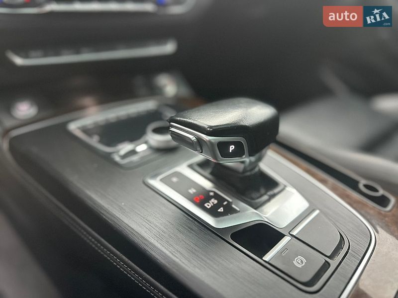 Внедорожник / Кроссовер Audi Q5 2019 в Дубно