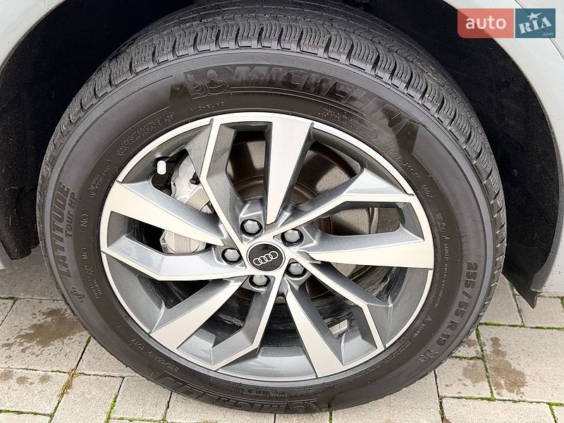 Внедорожник / Кроссовер Audi Q5 2022 в Ровно