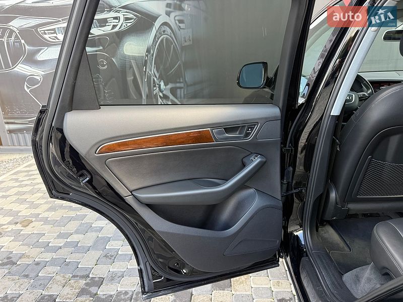 Позашляховик / Кросовер Audi Q5 2015 в Львові