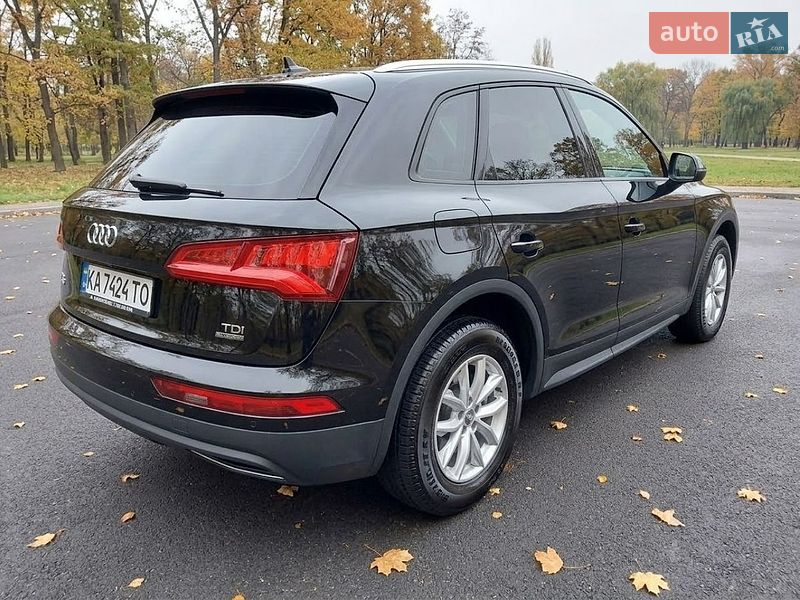 Внедорожник / Кроссовер Audi Q5 2017 в Чернигове