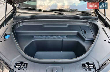 Внедорожник / Кроссовер Audi Q6 e-tron 2025 в 