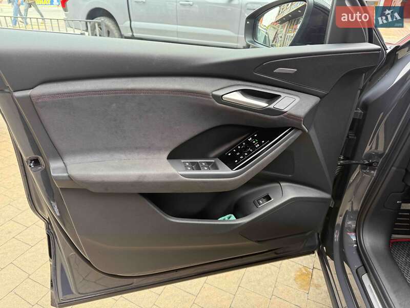 Внедорожник / Кроссовер Audi Q6 e-tron 2024 в Львове