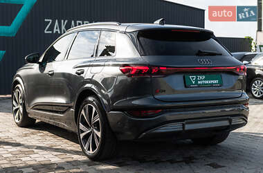Позашляховик / Кросовер Audi Q6 e-tron 2024 в 