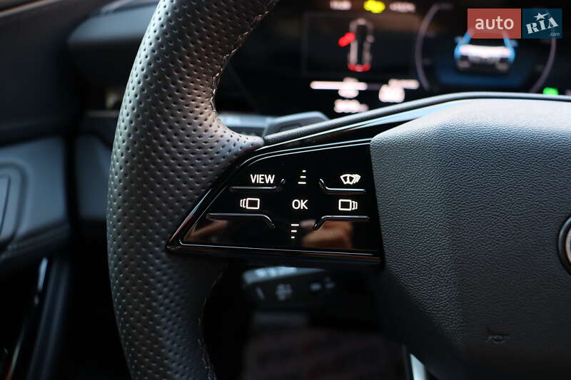 Позашляховик / Кросовер Audi Q6 e-tron 2024 в Львові