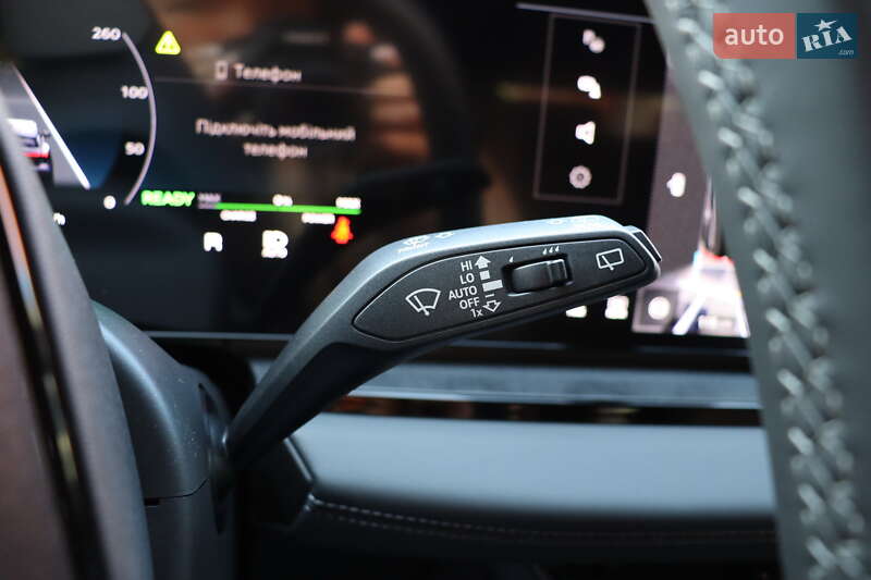 Позашляховик / Кросовер Audi Q6 e-tron 2024 в Львові