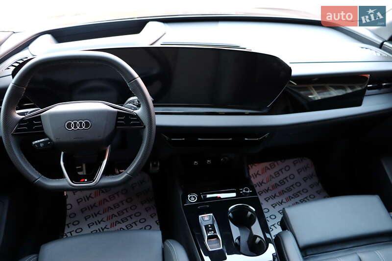 Позашляховик / Кросовер Audi Q6 e-tron 2024 в Львові