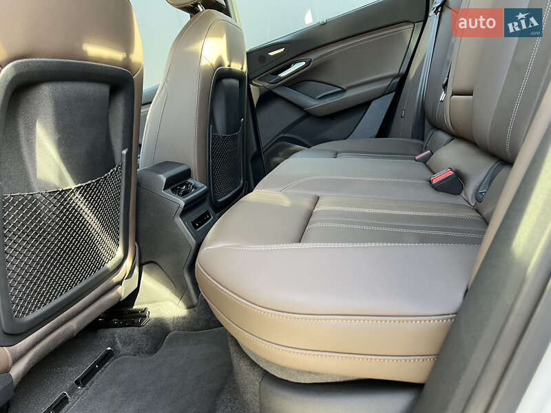 Внедорожник / Кроссовер Audi Q6 e-tron 2025 в Львове