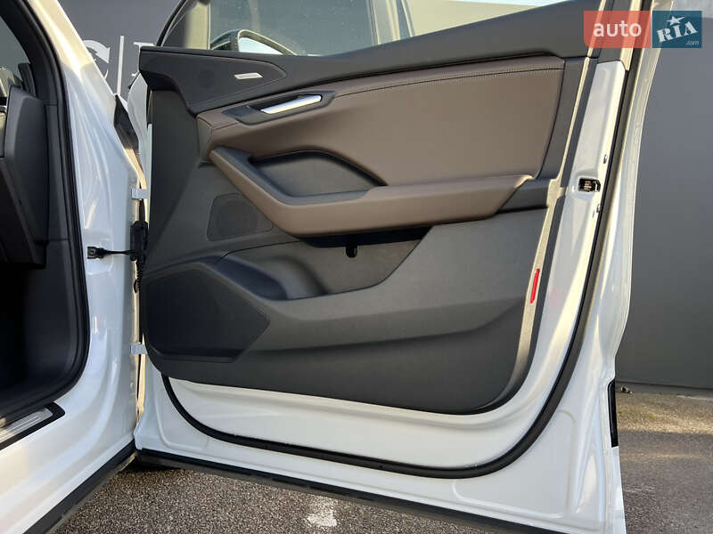 Внедорожник / Кроссовер Audi Q6 e-tron 2025 в Львове