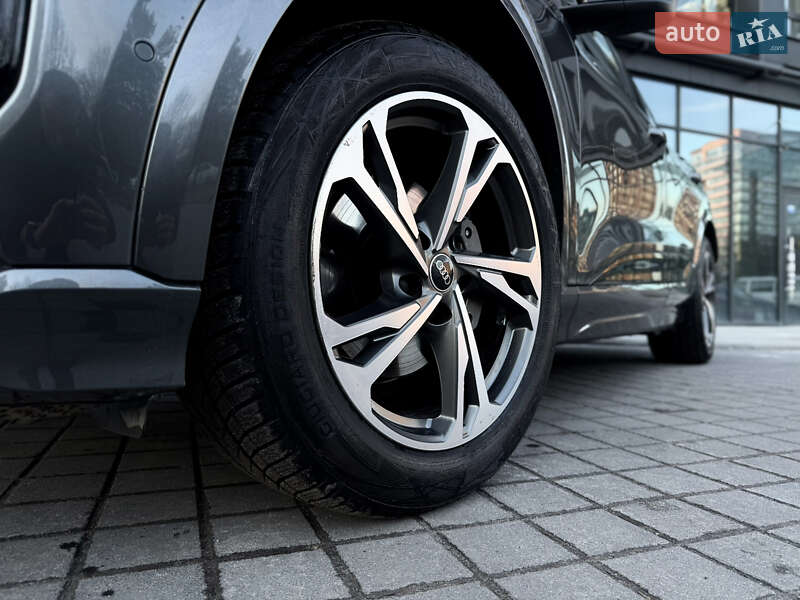 Внедорожник / Кроссовер Audi Q6 e-tron 2024 в Львове