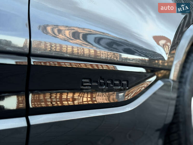 Внедорожник / Кроссовер Audi Q6 e-tron 2024 в Львове