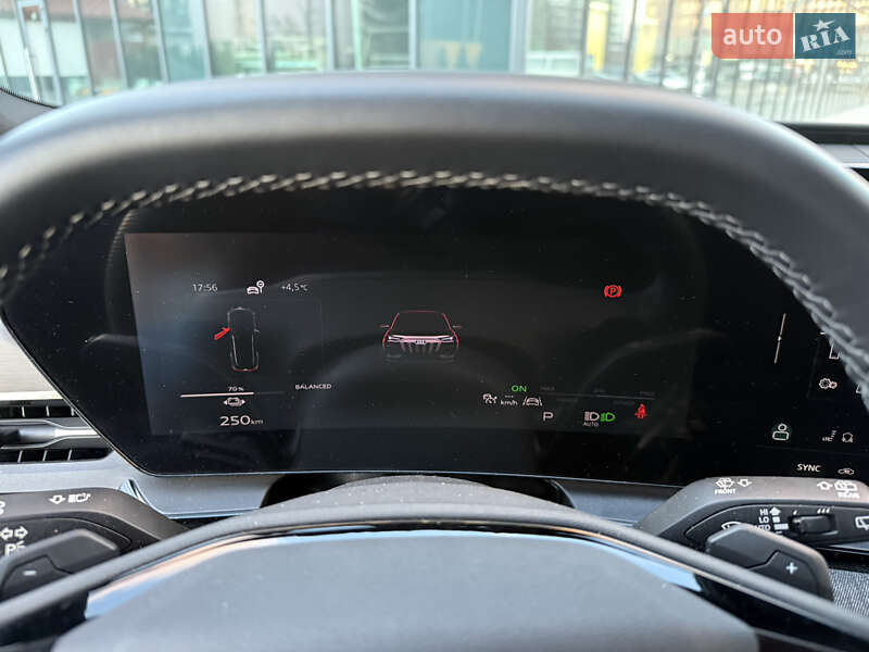 Внедорожник / Кроссовер Audi Q6 e-tron 2024 в Львове