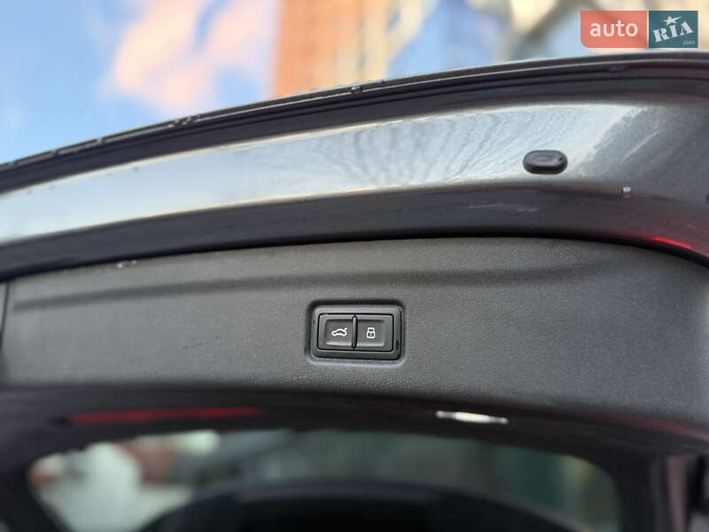 Внедорожник / Кроссовер Audi Q6 e-tron 2024 в Львове