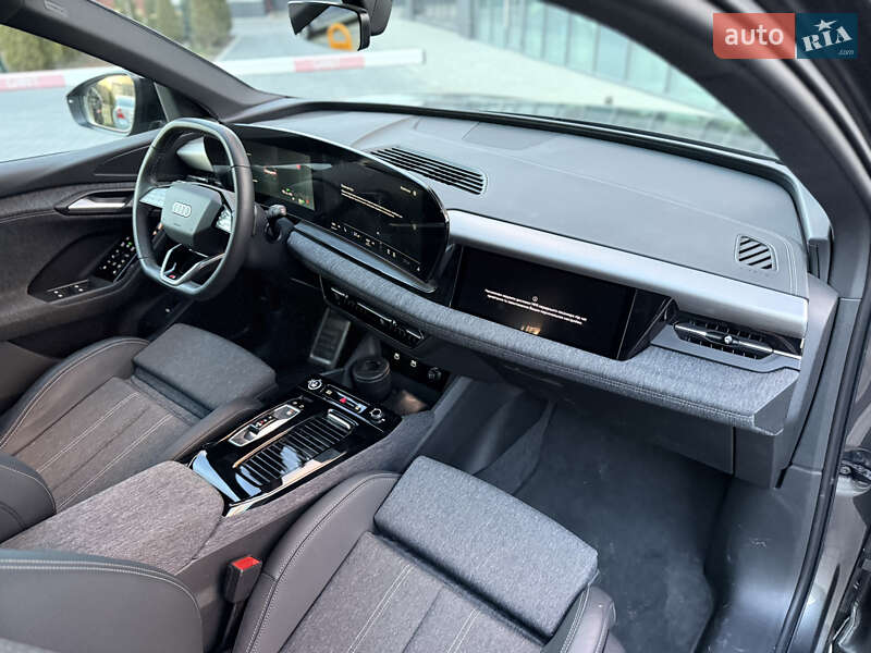 Внедорожник / Кроссовер Audi Q6 e-tron 2024 в Львове