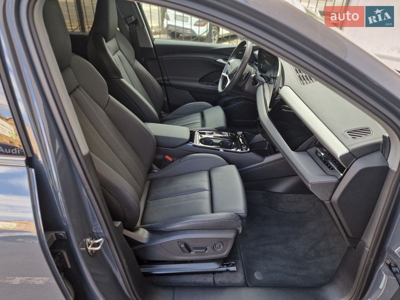 Внедорожник / Кроссовер Audi Q6 e-tron 2024 в Одессе