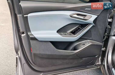 Внедорожник / Кроссовер Audi Q6L e-tron 2025 в 