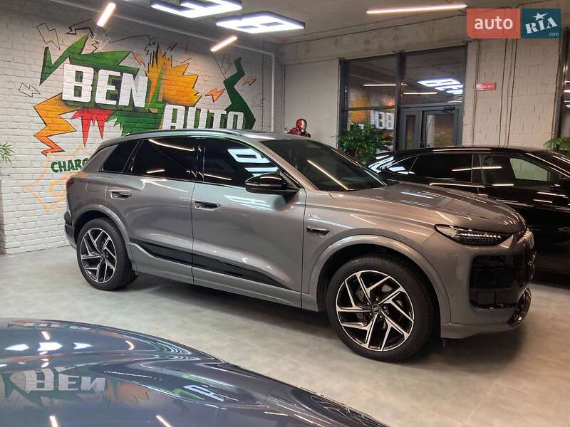 Внедорожник / Кроссовер Audi Q6L e-tron 2025 в Львове
