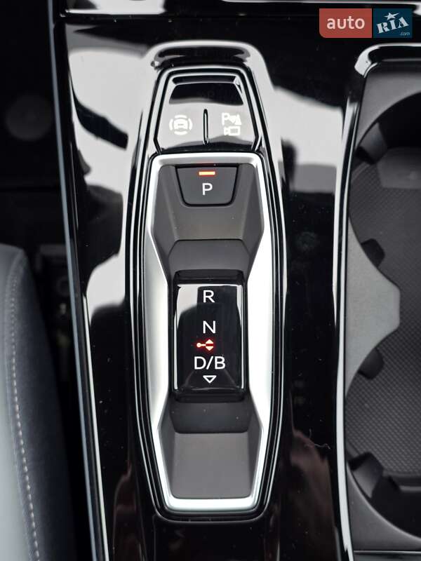 Внедорожник / Кроссовер Audi Q6L e-tron 2025 в Киеве