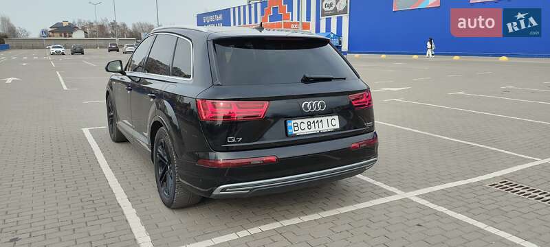 Позашляховик / Кросовер Audi Q7 e-tron 2016 в Шептицькому