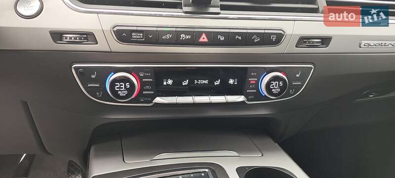 Позашляховик / Кросовер Audi Q7 e-tron 2016 в Шептицькому