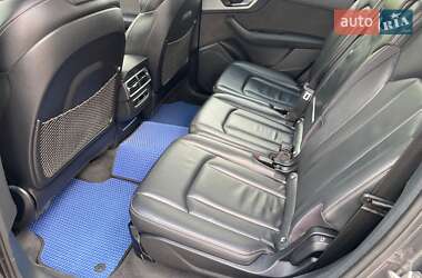 Минивэн Audi Q7 e-tron 2016 в 