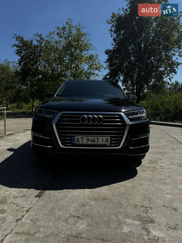 Позашляховик / Кросовер Audi Q7 e-tron 2017 в Івано-Франківську