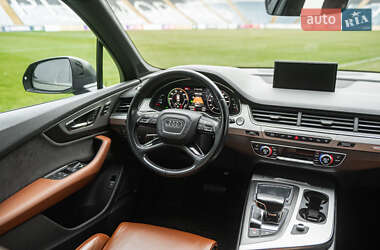 Внедорожник / Кроссовер Audi Q7 e-tron 2016 в 