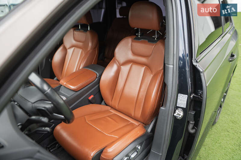 Позашляховик / Кросовер Audi Q7 e-tron 2016 в Одесі