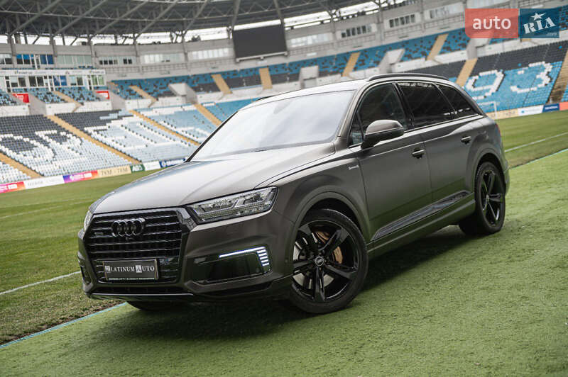 Audi Q7 e-tron 2016