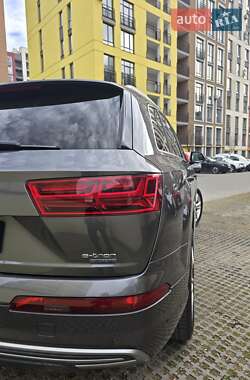 Внедорожник / Кроссовер Audi Q7 e-tron 2018 в 