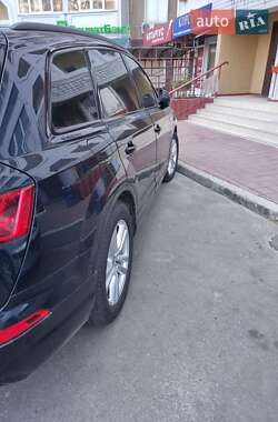 Позашляховик / Кросовер Audi Q7 e-tron 2016 в 