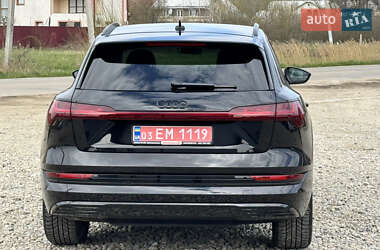 Внедорожник / Кроссовер Audi Q7 e-tron 2019 в 