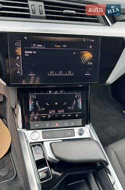 Внедорожник / Кроссовер Audi Q7 e-tron 2019 в 