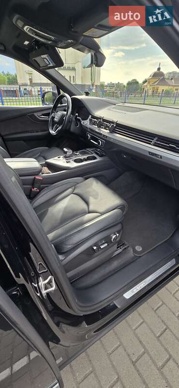 Позашляховик / Кросовер Audi Q7 e-tron 2016 в Шептицькому