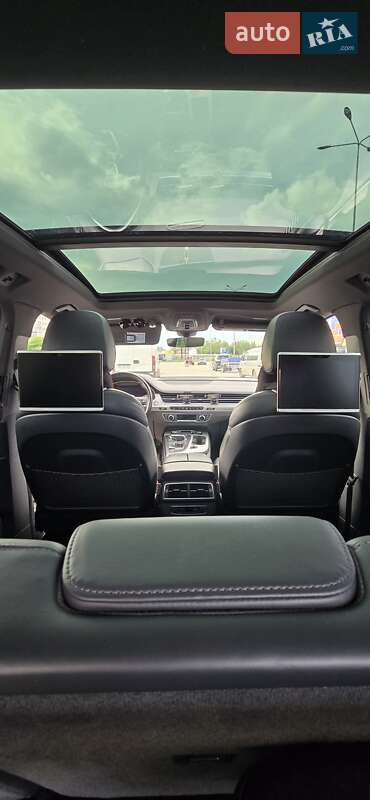 Позашляховик / Кросовер Audi Q7 e-tron 2016 в Шептицькому