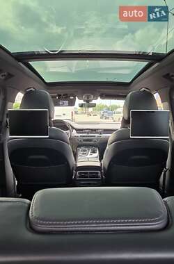 Позашляховик / Кросовер Audi Q7 e-tron 2016 в 
