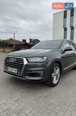 Внедорожник / Кроссовер Audi Q7 e-tron 2017 в Ровно