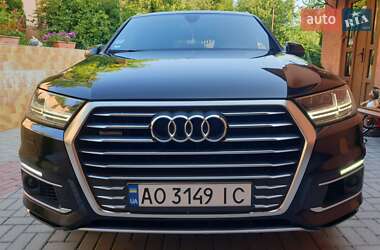 Позашляховик / Кросовер Audi Q7 e-tron 2016 в 