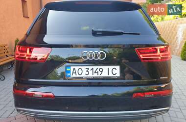 Позашляховик / Кросовер Audi Q7 e-tron 2016 в 