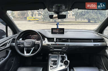 Внедорожник / Кроссовер Audi Q7 e-tron 2016 в 