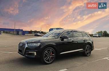 Внедорожник / Кроссовер Audi Q7 e-tron 2016 в 