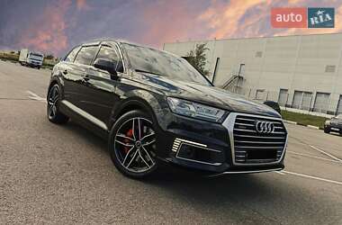 Внедорожник / Кроссовер Audi Q7 e-tron 2016 в 
