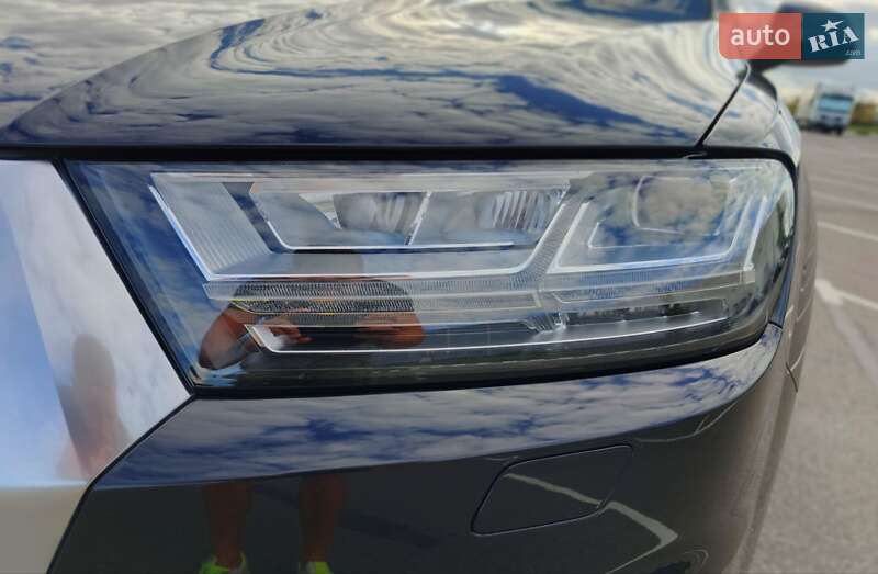 Позашляховик / Кросовер Audi Q7 e-tron 2016 в Рівному