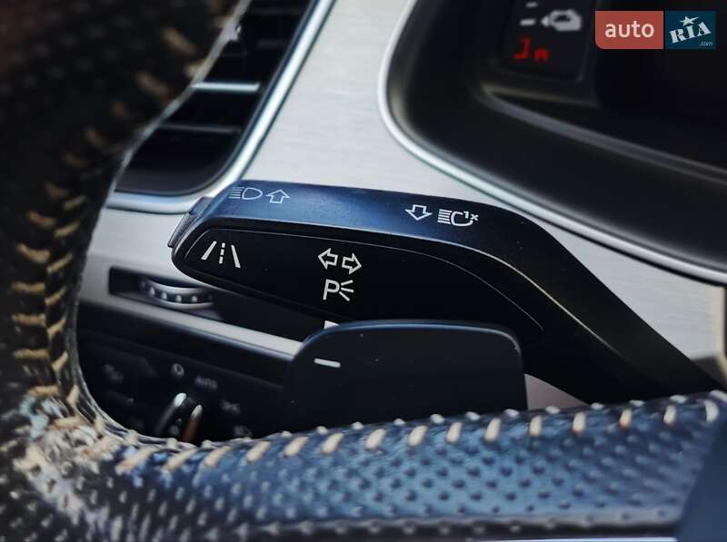 Позашляховик / Кросовер Audi Q7 e-tron 2016 в Рівному