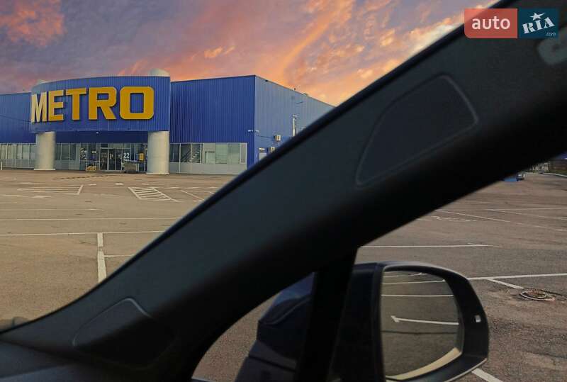 Позашляховик / Кросовер Audi Q7 e-tron 2016 в Рівному