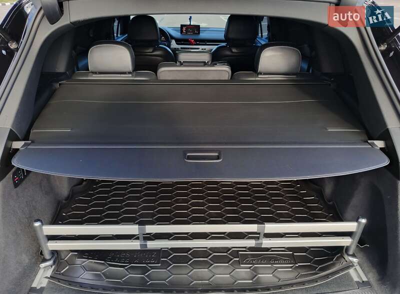 Позашляховик / Кросовер Audi Q7 e-tron 2016 в Рівному