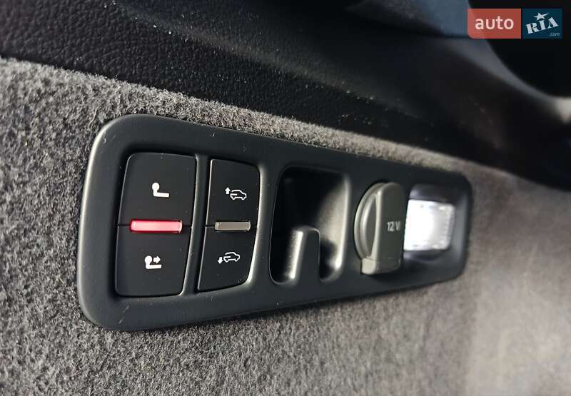 Позашляховик / Кросовер Audi Q7 e-tron 2016 в Рівному